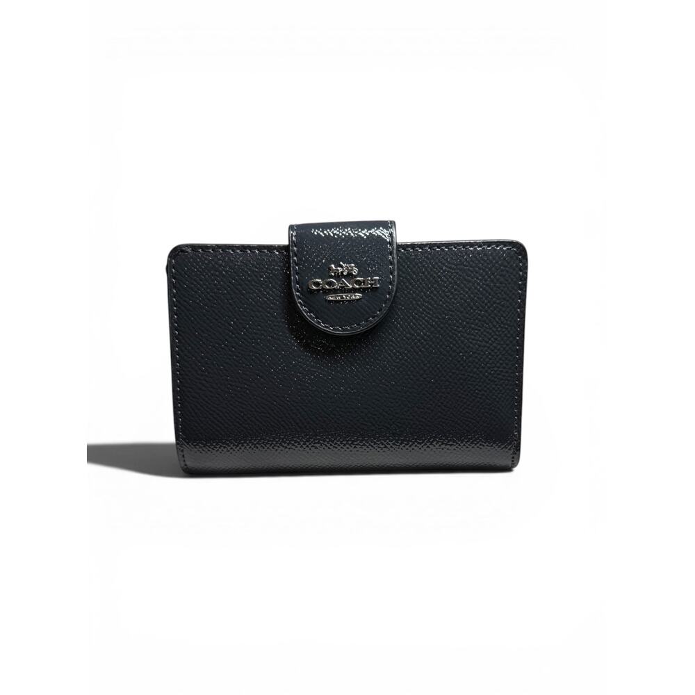 NWT Medium Corner Zip Wallet CF233 SVBHP